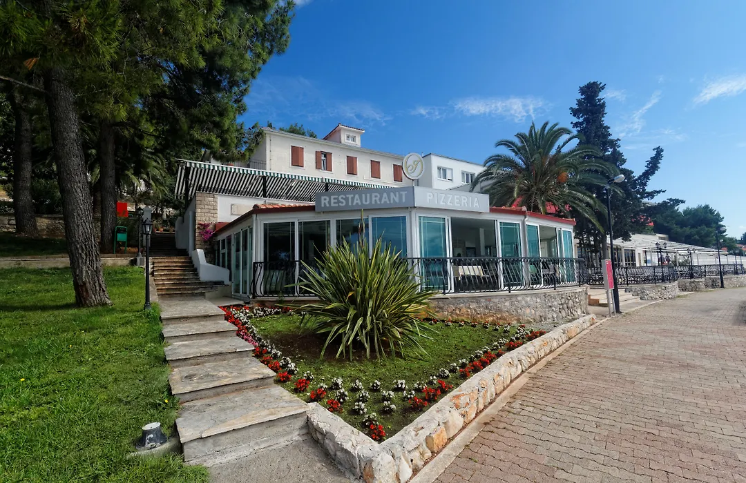 Hotel Val-1